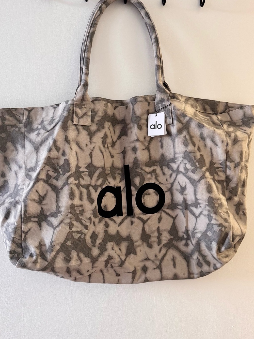 ALO Yoga Gray and Beige Tie-Dye Canvas Tote